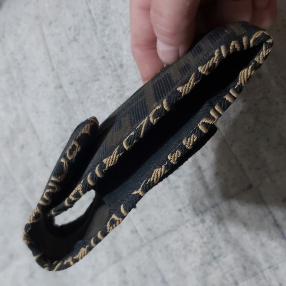 Fendi Cigarette Holder for a belt - Picture 6 of 10